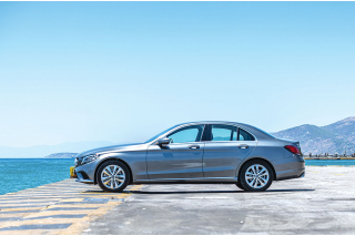 Mercedes-Benz C180 9G-Tronic 156Ps 